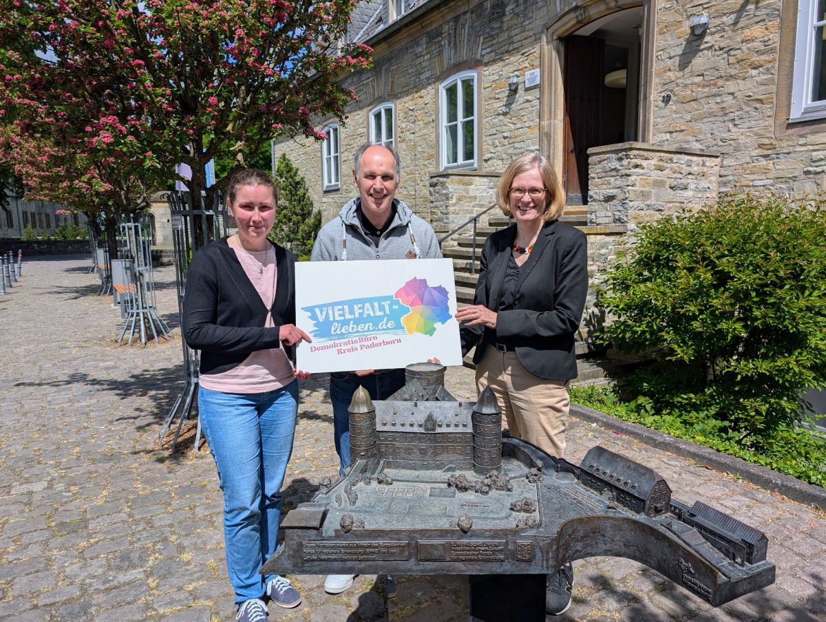 DemokratieBüro im Kreismuseum Wewelsburg weiter aktiv